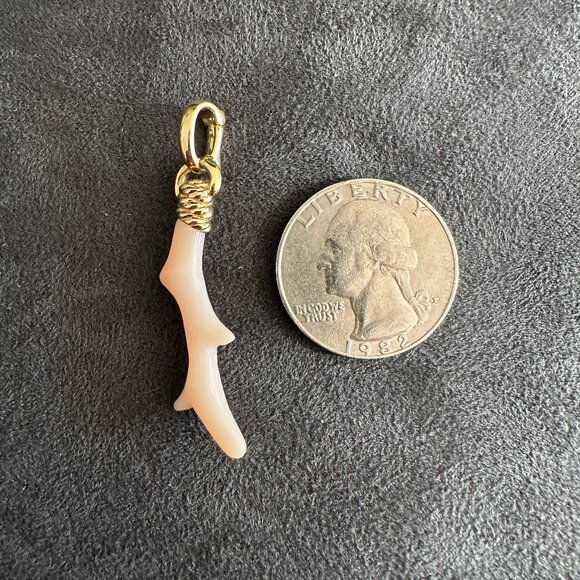 David Yurman Coral Amulet Pendant in 18K Yellow Gold w/ Pink Opal - - Picture 11 of 13